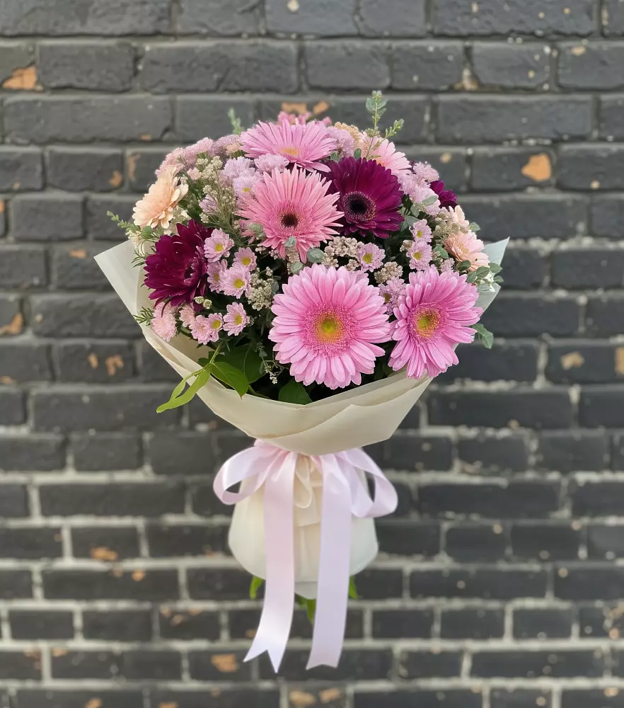 Букет цветов из: Герберы и Хризантемы в Рыбхоз