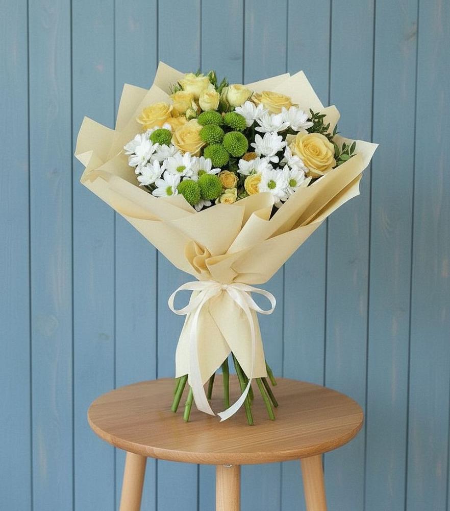 Букет цветов из: Хризантемы и Розы в Рыбхоз