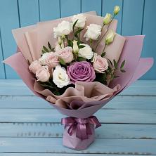 Букет цветов из:  Розы и Лизиантусы в Рыбхоз