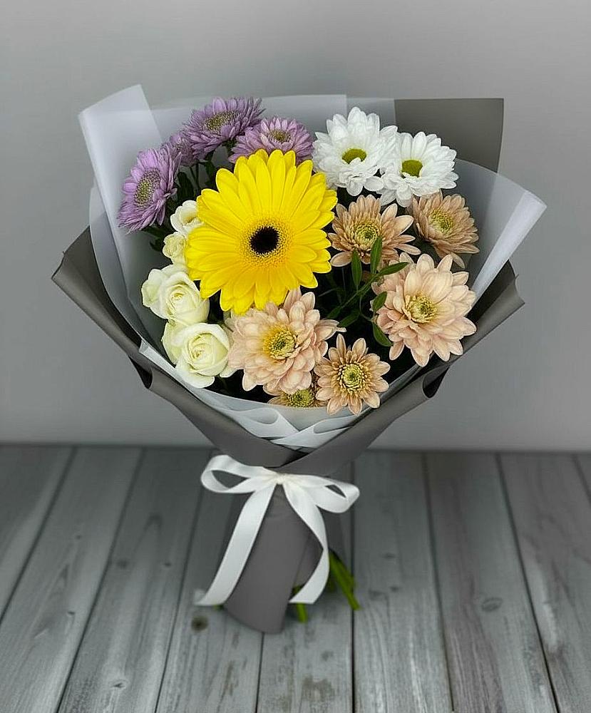 Букет цветов из: Розы, Герберы и Хризантемы в Рыбхоз