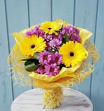 Букет цветов из:  Хризантемы и Герберы в Рыбхоз