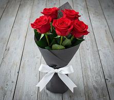 Букет 5 Красных роз Эдлесс Лав в Рыбхоз