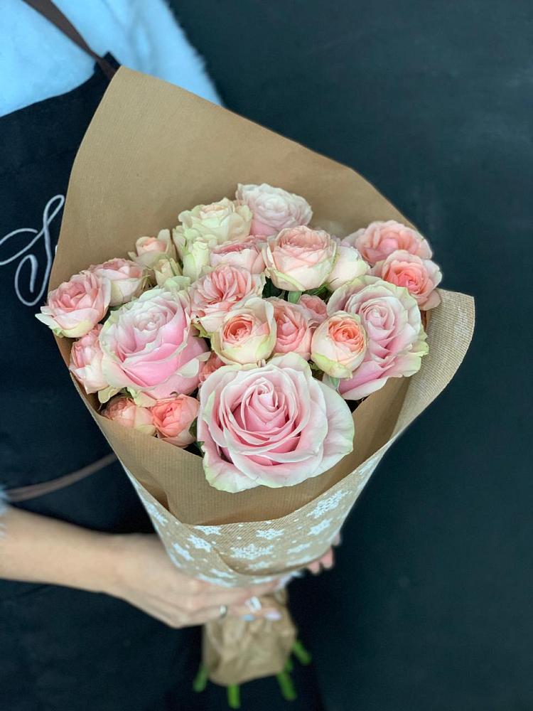 Букет цветов из: Хризантемы и Розы в Рыбхоз