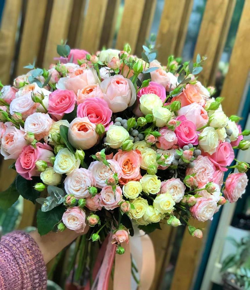 Букет цветов из: Розы в Рыбхоз