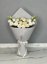 Букет цветов из:  Розы и Лизиантусы в Рыбхоз